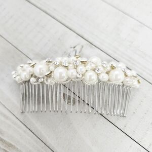 Elegant Pearl and Crystal Hair Comb